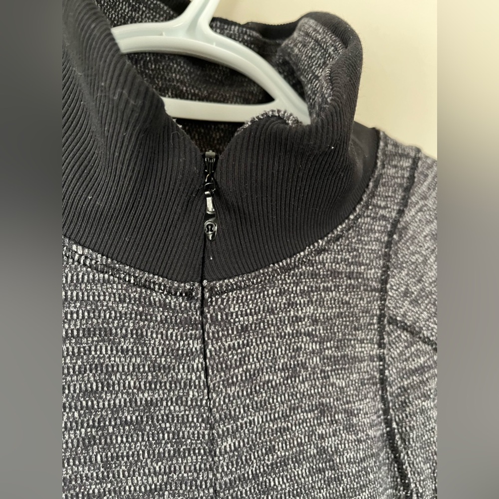 Lululemon Runderful 1/2 Zip - Picture 7 of 10